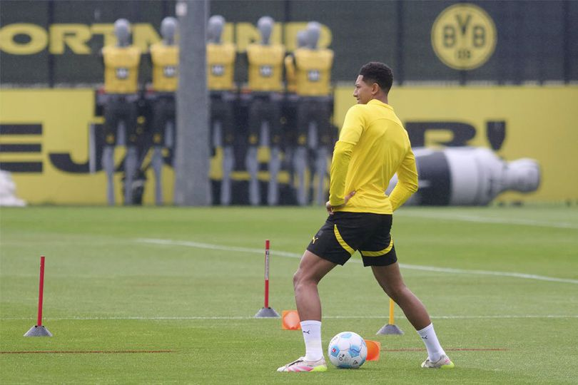 Jobe Bellingham, rekrutan baru Borussia Dortmund, mengikuti sesi latihan perdananya di Dortmund, Jerman, pada Selasa, 10 Juni 2025 (c) Bernd Thissen/dpa via AP