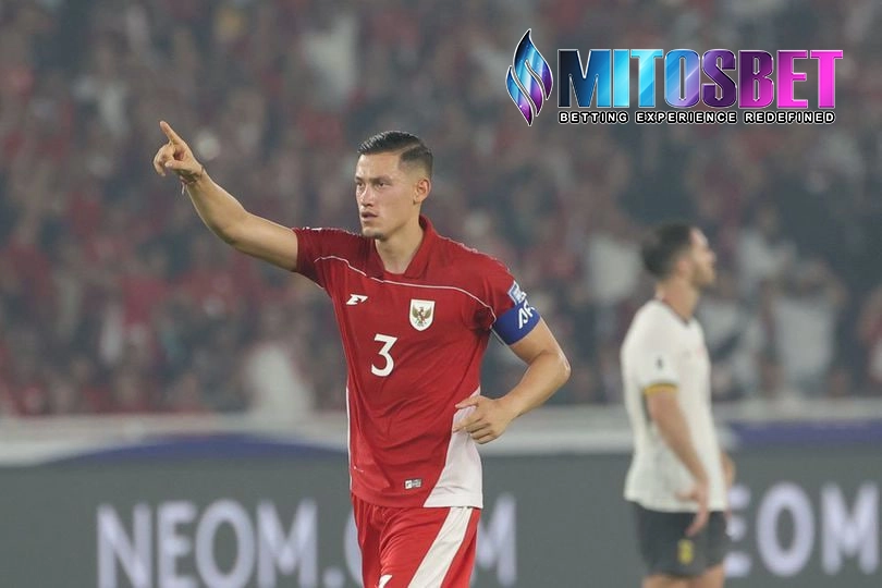 Aksi Jay idzes pada laga Kualifikasi Piala Dunia 2026 zona Asia, antara Timnas Indonesia vs China (c) Mitosbola